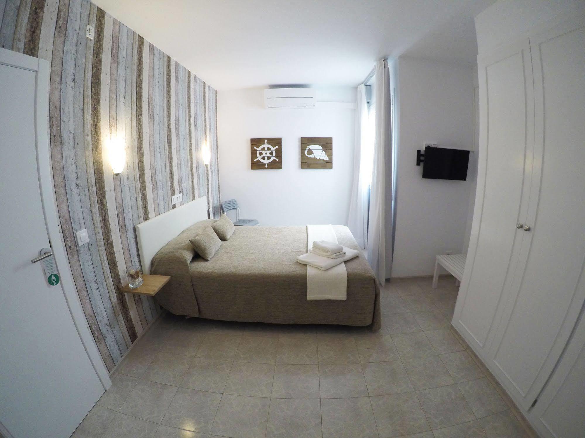 Hostal Del Mar Tossa de Mar Ngoại thất bức ảnh